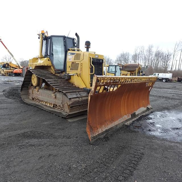 Image of Caterpillar D6N LGP equipment image 3