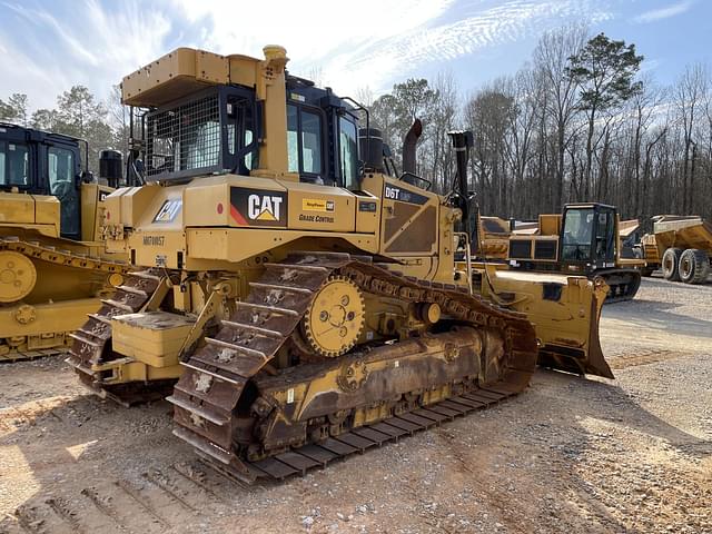 Image of Caterpillar D6T LGP equipment image 3