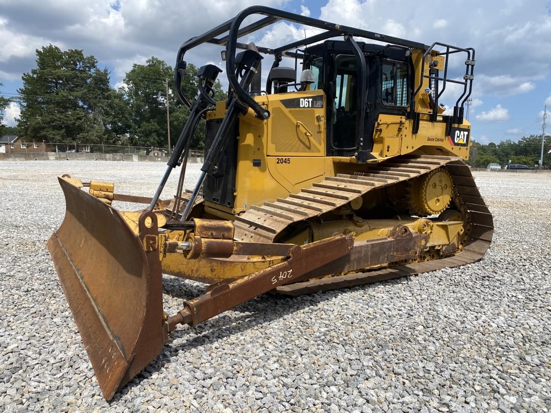 Image of Caterpillar D6T LGP Primary image
