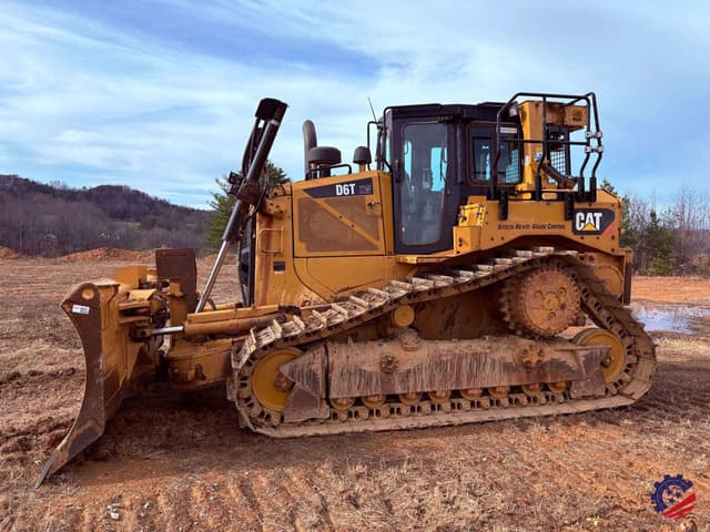 Image of Caterpillar D6TXW equipment image 1