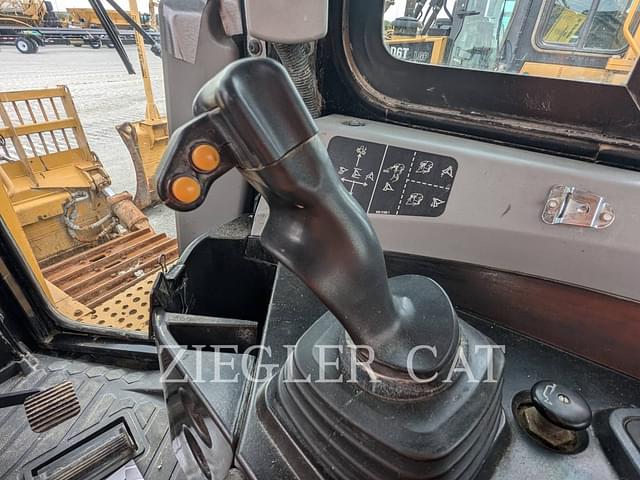 Image of Caterpillar D6T LGP equipment image 3