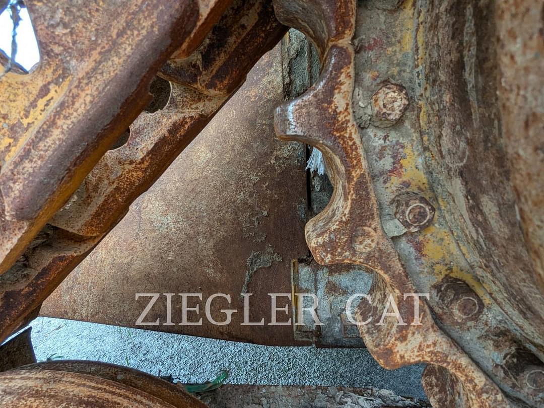 Image of Caterpillar D6T LGP Primary image