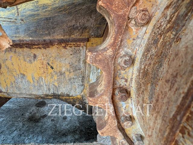 Image of Caterpillar D6T LGP equipment image 2