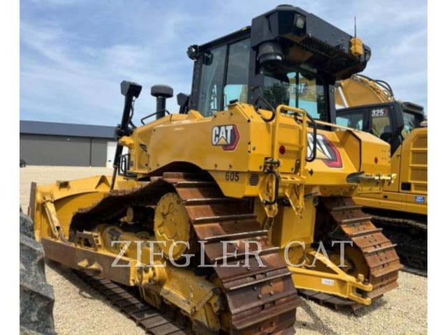 Image of Caterpillar D6XE equipment image 3