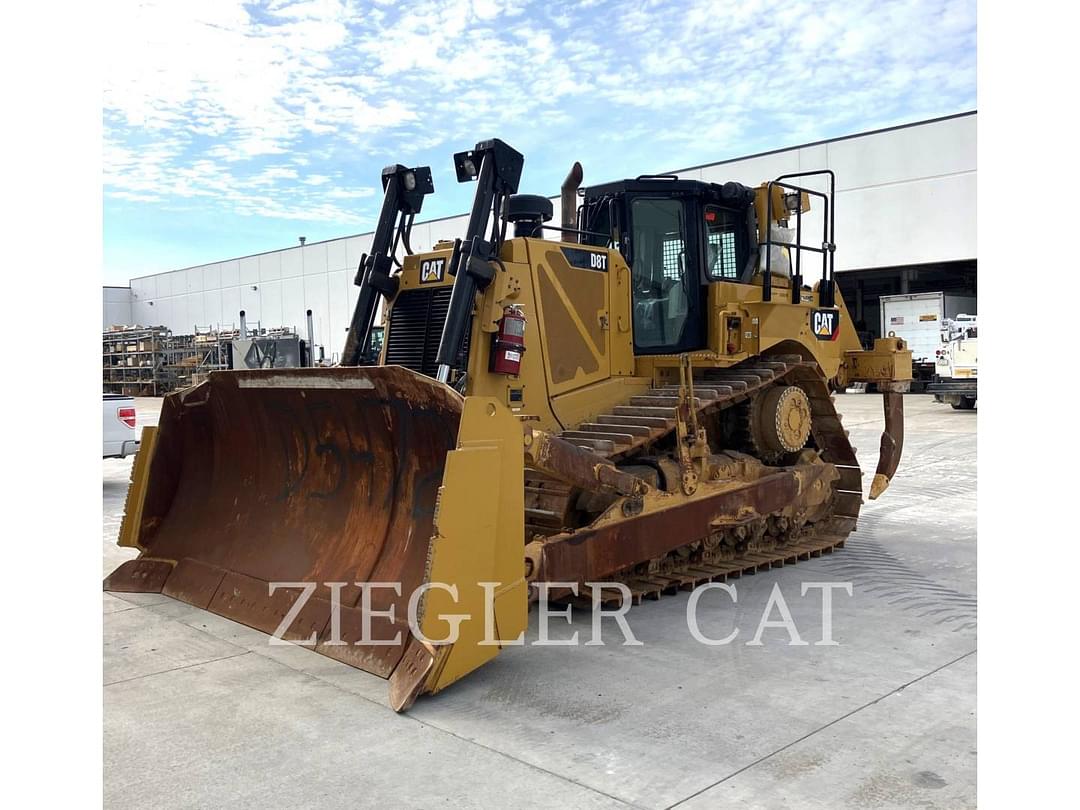 Image of Caterpillar D8T Primary Image