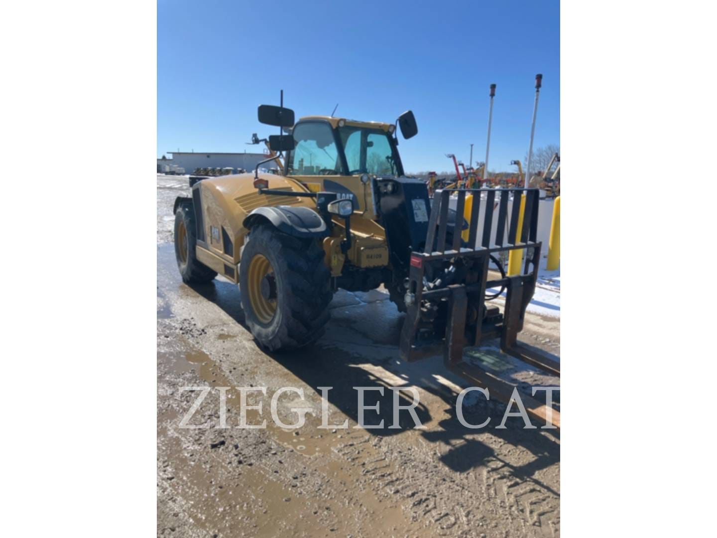 2019 Caterpillar TH408D Equipment Image0