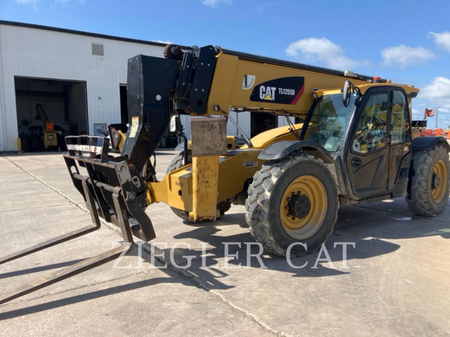 2019 Caterpillar TL1255D Equipment Image0