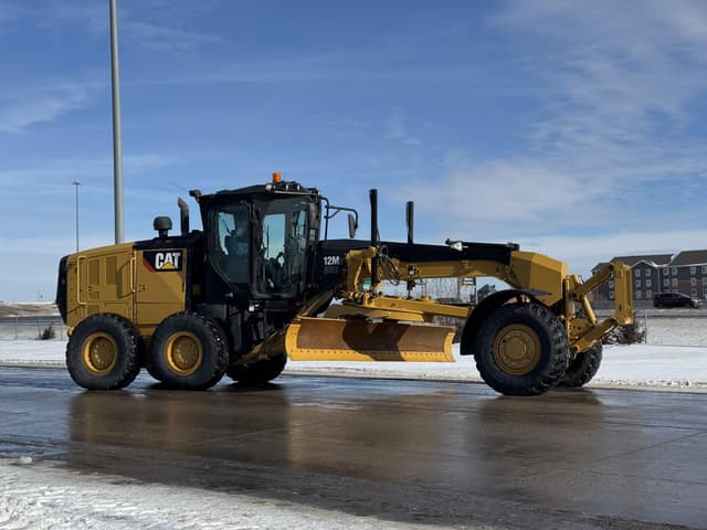 Image of Caterpillar 12M3 AWD equipment image 2