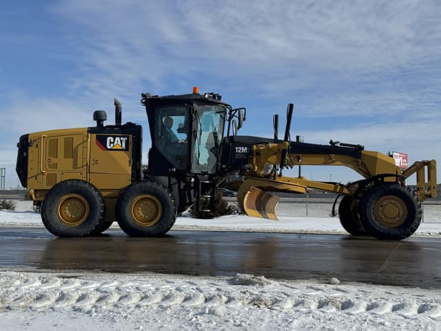 Image of Caterpillar 12M3 AWD equipment image 3