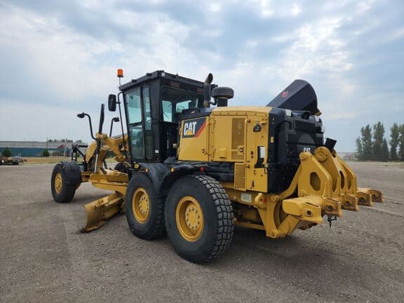 Image of Caterpillar 140AWD equipment image 2