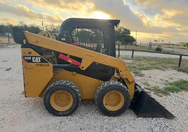 Image of Caterpillar 232D equipment image 4