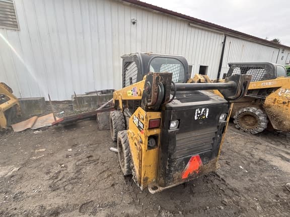 Image of Caterpillar 232D equipment image 3