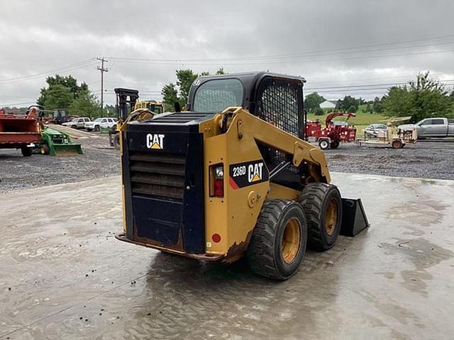 Image of Caterpillar 236D equipment image 3