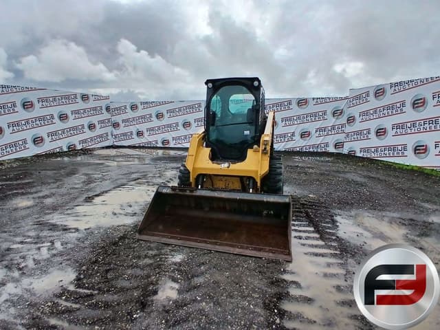 Image of Caterpillar 236D equipment image 1