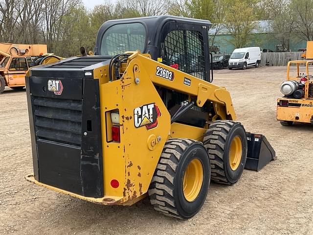 Image of Caterpillar 236D3 equipment image 4