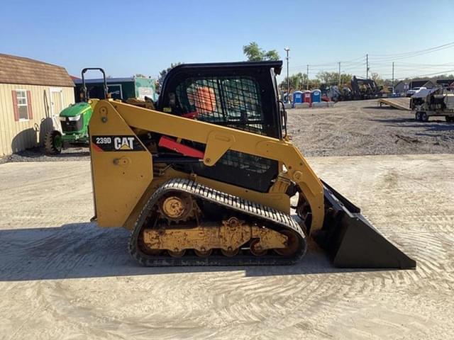 Image of Caterpillar 239D equipment image 4