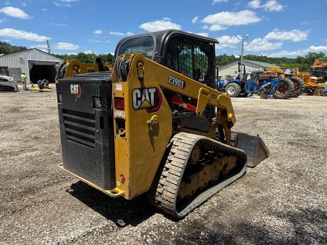 Image of Caterpillar 239D3 equipment image 3