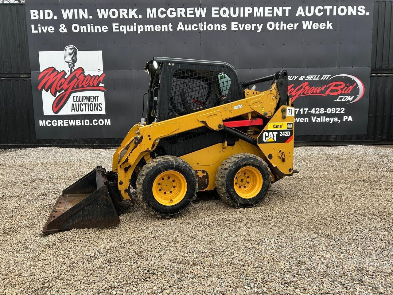 2019 Caterpillar 242D Equipment Image0