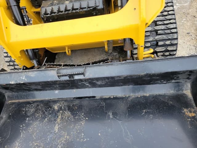 Image of Caterpillar 249D equipment image 4