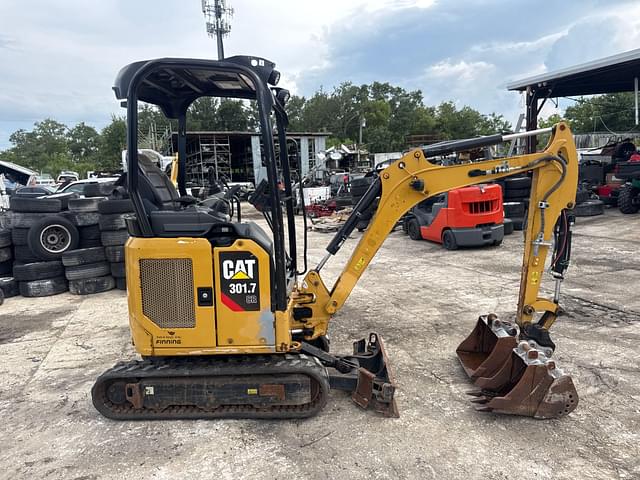Image of Caterpillar 301.7 CR equipment image 3
