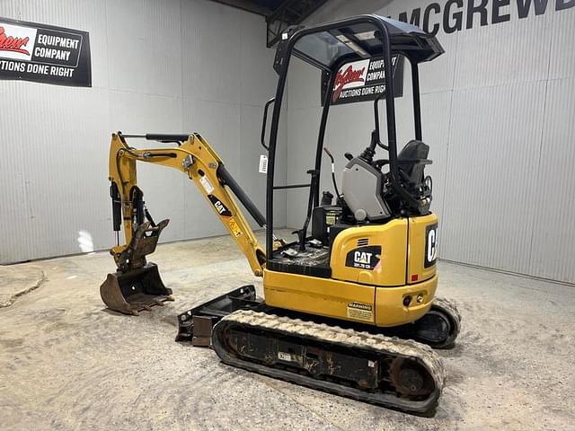 Image of Caterpillar 301.7D CR equipment image 2