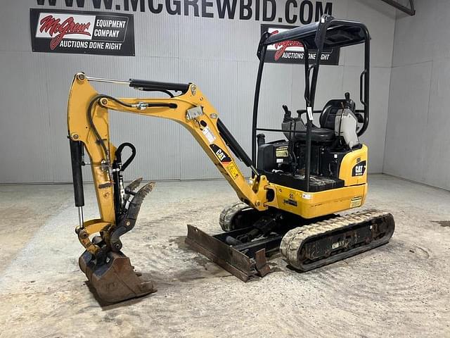 Image of Caterpillar 301.7D CR equipment image 1