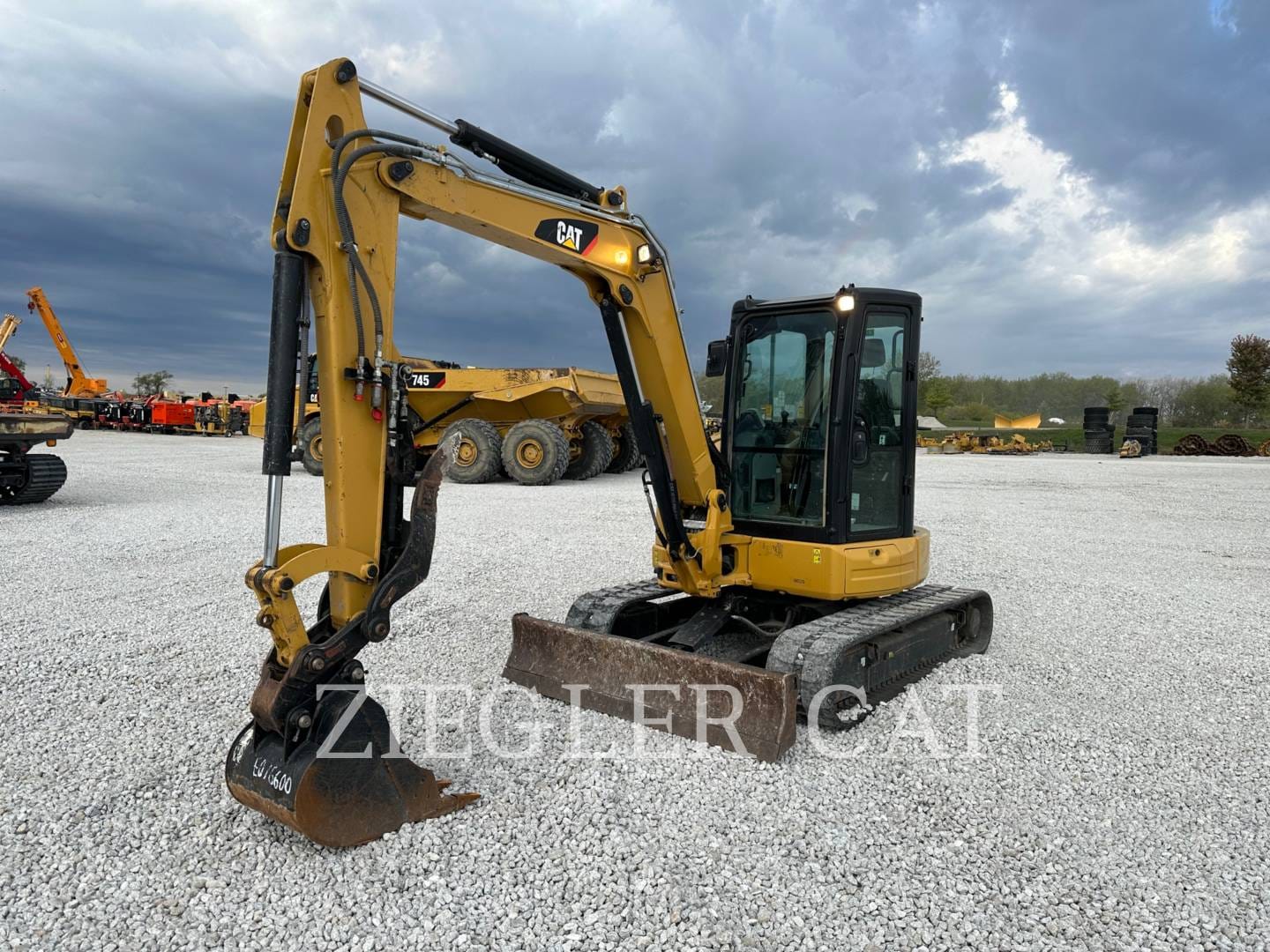 Main image Caterpillar 305.5E2