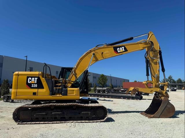 Image of Caterpillar 320 equipment image 4
