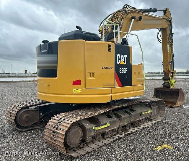 Image of Caterpillar 325FL equipment image 4