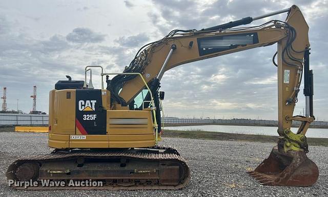 Image of Caterpillar 325FL equipment image 4