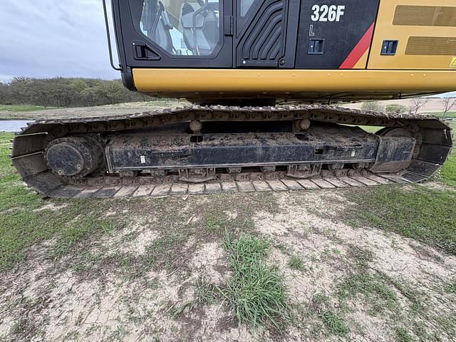Image of Caterpillar 326FL equipment image 3
