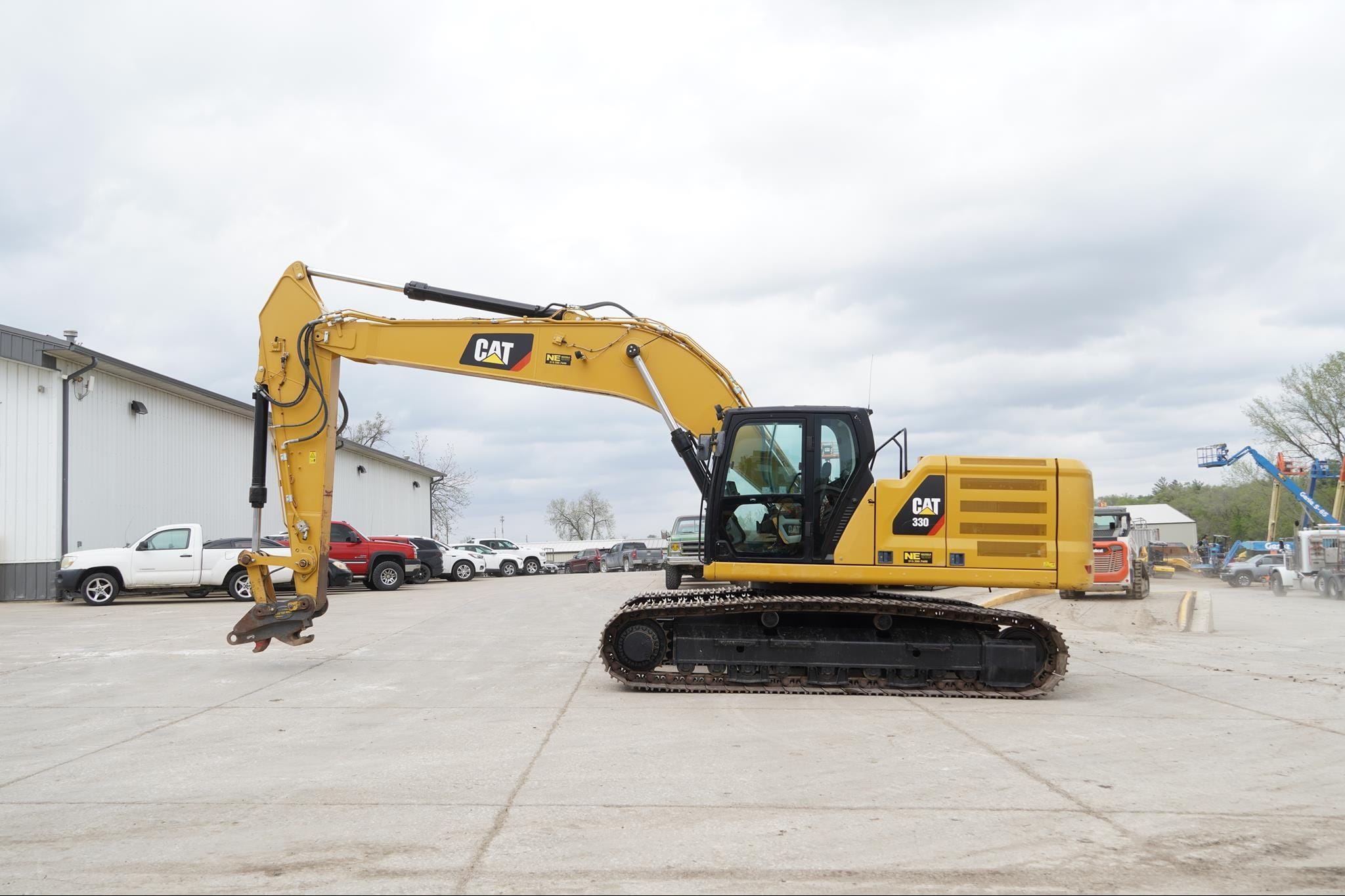 2019 Caterpillar 330 Equipment Image0