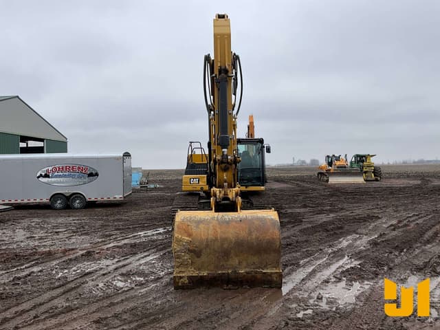 Image of Caterpillar 330 equipment image 1