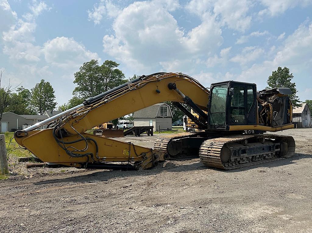 Image of Caterpillar 349FL Primary image