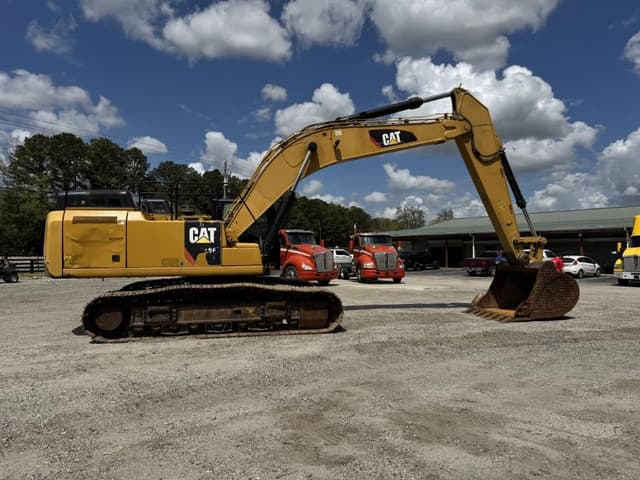 Image of Caterpillar 349FL equipment image 4
