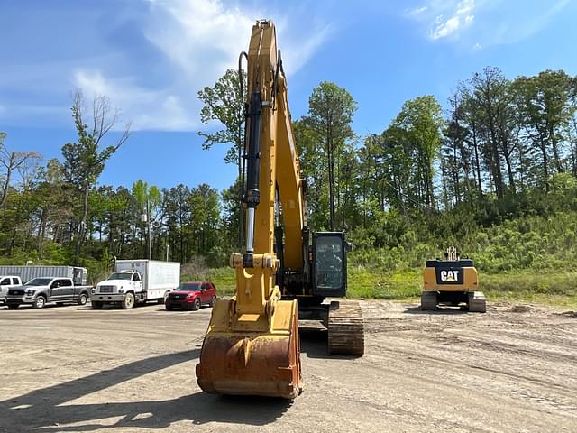 Image of Caterpillar 352F equipment image 1