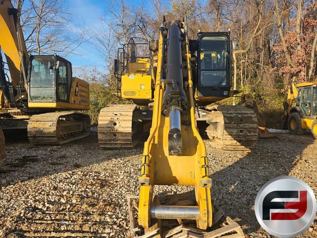 Image of Caterpillar 374FL equipment image 3