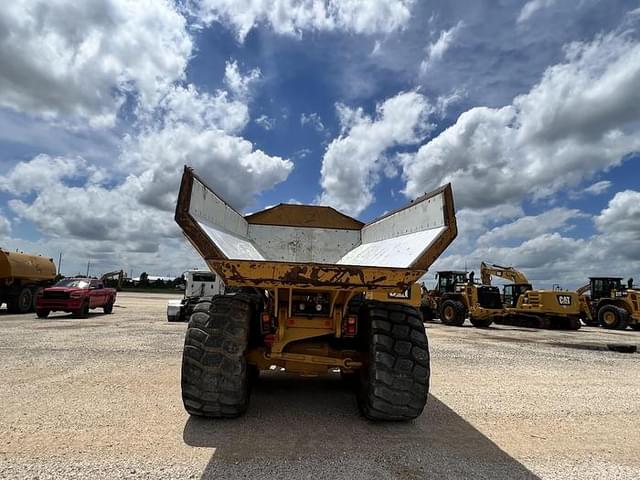 Image of Caterpillar 735 equipment image 3