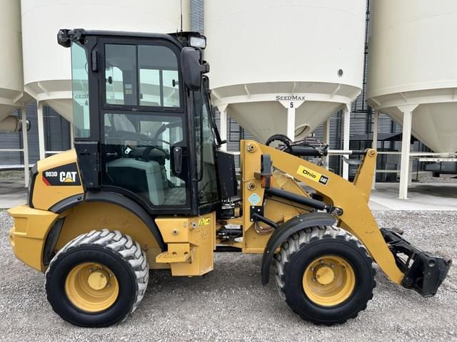 Image of Caterpillar 903D equipment image 3