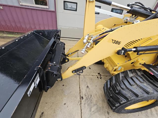 Image of Caterpillar 903D equipment image 4