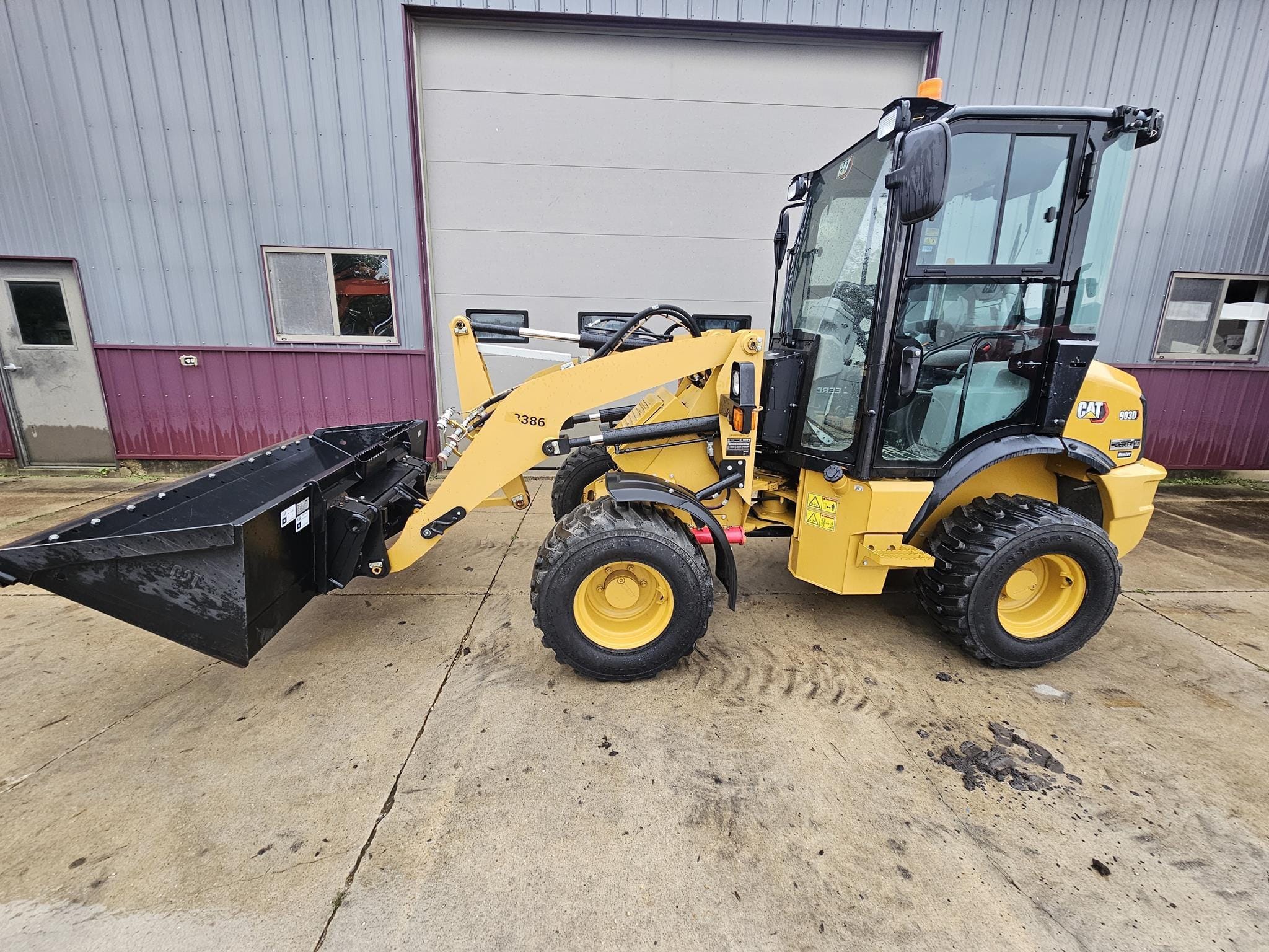 2019 Caterpillar 903D Equipment Image0