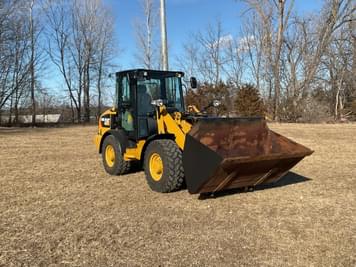 Main image Caterpillar 906M