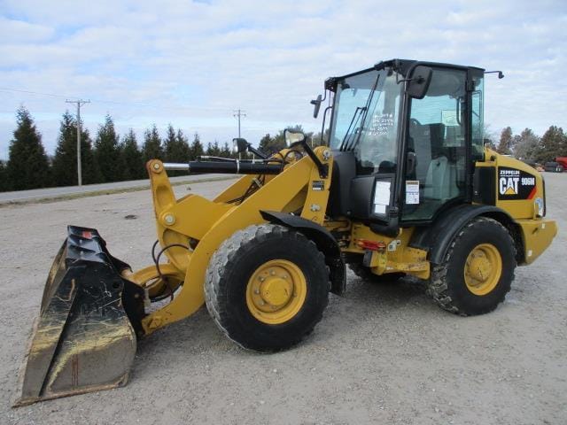2019 Caterpillar 906M Equipment Image0