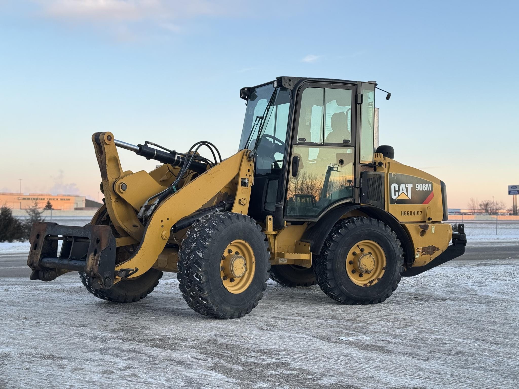 2019 Caterpillar 906M Equipment Image0