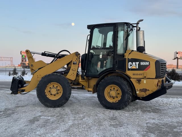 Image of Caterpillar 906M equipment image 2