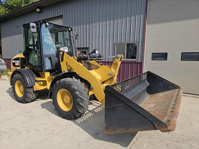 Image of Caterpillar 908M equipment image 3