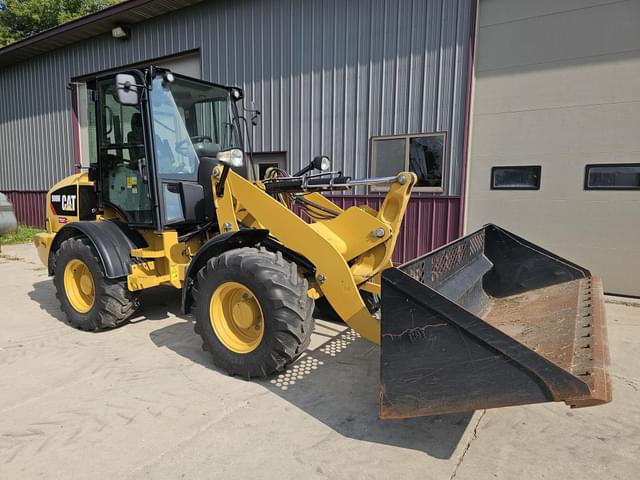 Image of Caterpillar 908M equipment image 4