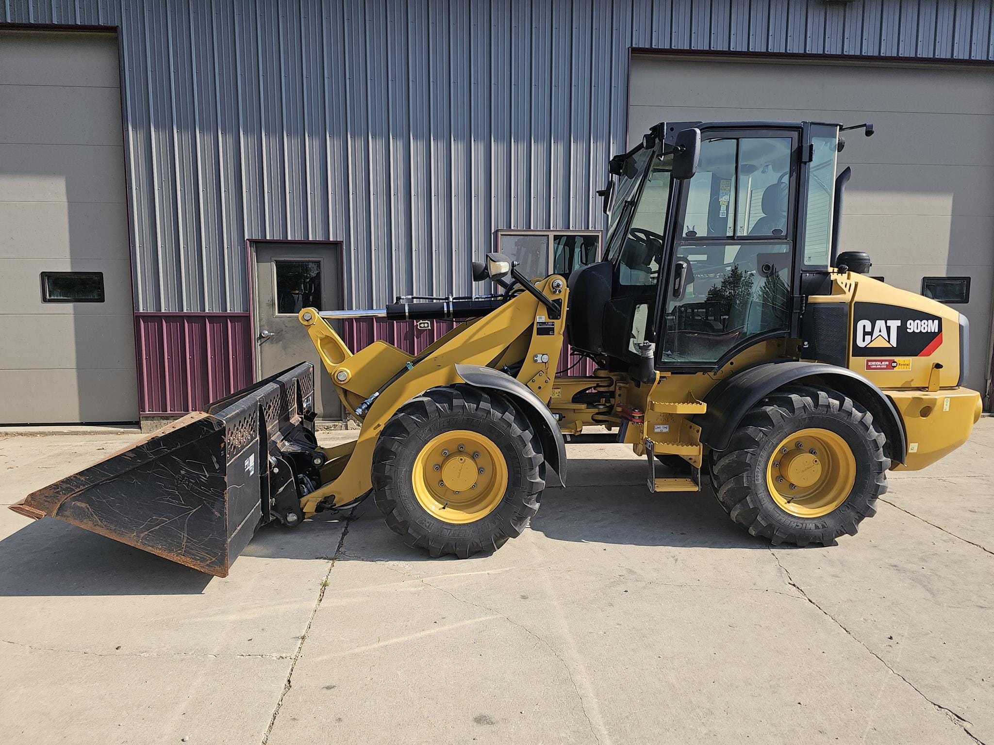 2019 Caterpillar 908M Equipment Image0