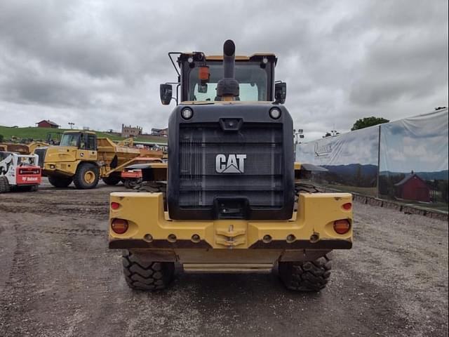 Image of Caterpillar 938M equipment image 3