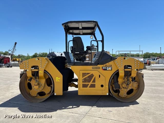 Image of Caterpillar CB13 equipment image 3
